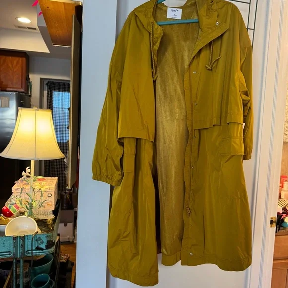 Great Old Navy Plus Size Raincoat in Green-yellow Chartreuse color - Picture 2 of 14